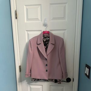 Brand new w/o tags. 3 pc women’s suit.